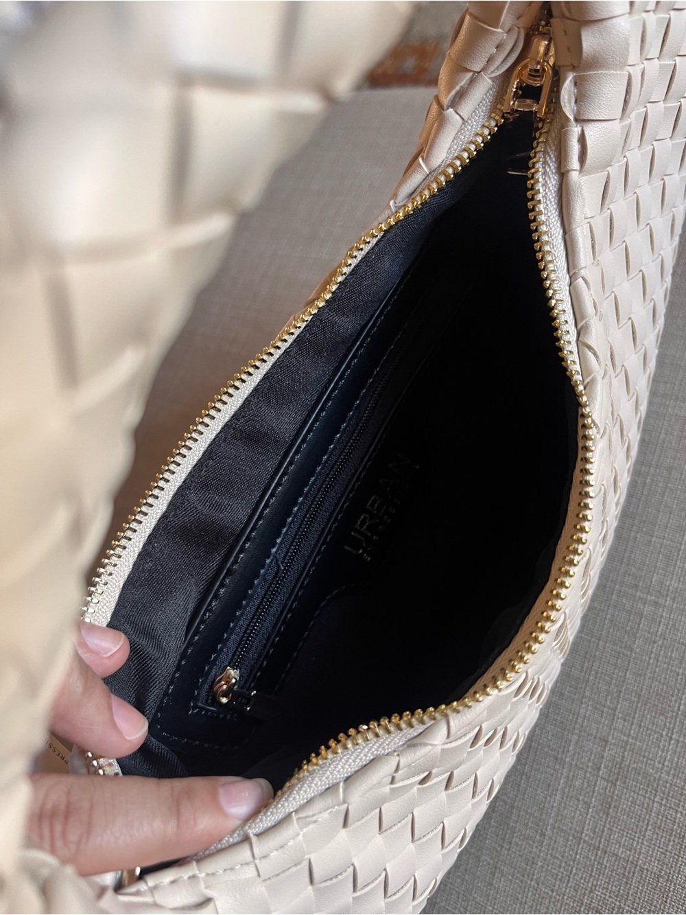 NWT Urban Expressions "Tracy" Cream Woven Faux Leather Bag - Picture 7 of 8
